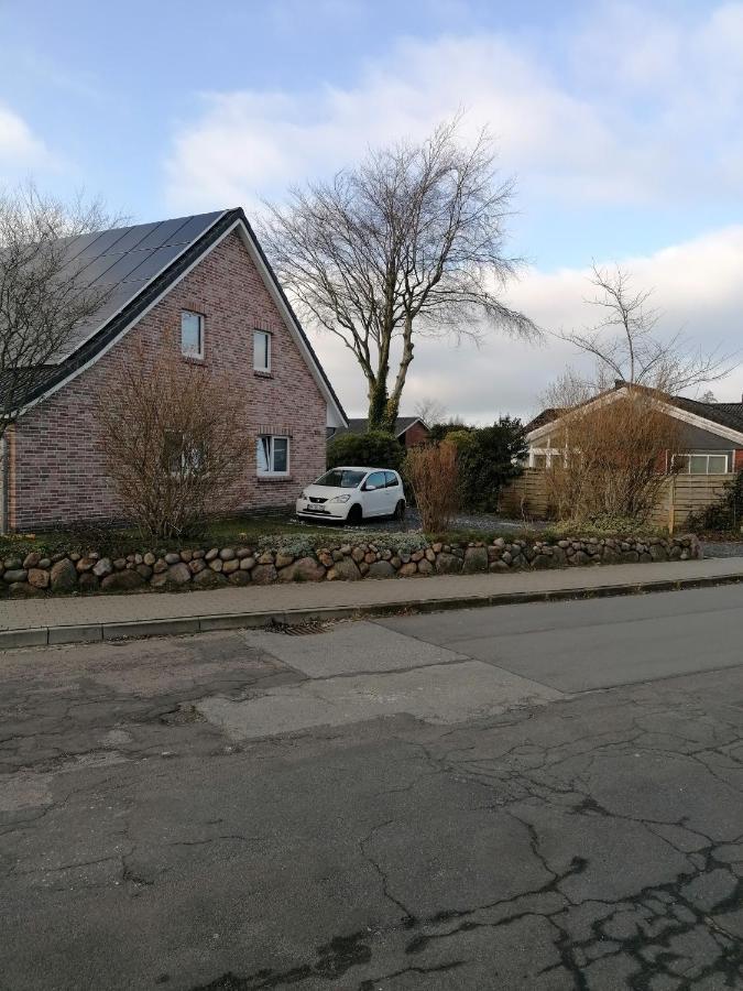 Sharky Ferienwohnung In Bahnhofsnaehe Niebüll Exterior foto